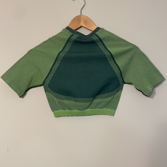 NWT Fabletics Jessie Seamless Crop Top - Picture 5 of 9